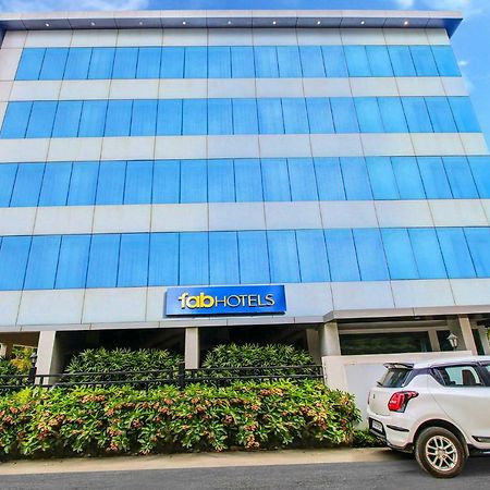 Fabhotel Syberitic Suites Gachibowli - Fully Vaccinated Staff Kondapur  Exterior foto